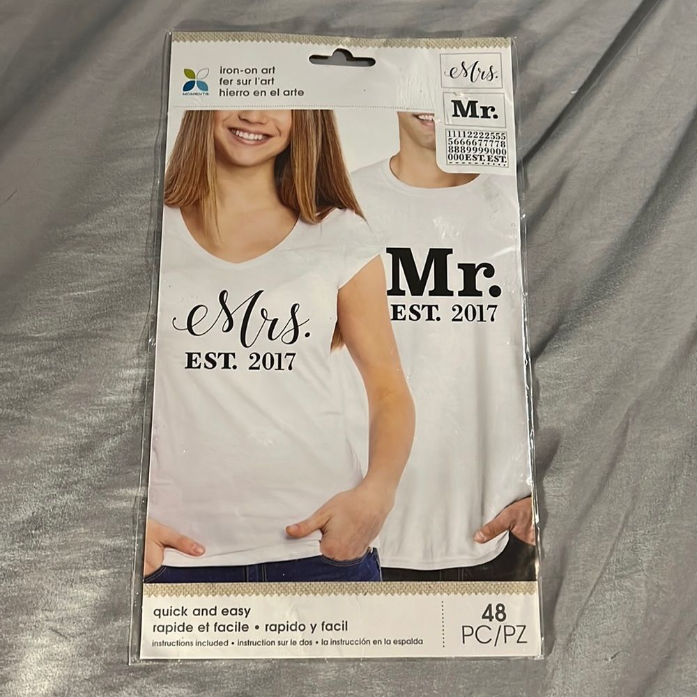 Mr & Mrs Iron-On Art Shirt Kit